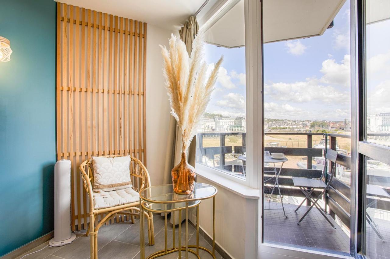 La Rev'Rie - Vue Sur Mer Avec Balcon Deauville Esterno foto